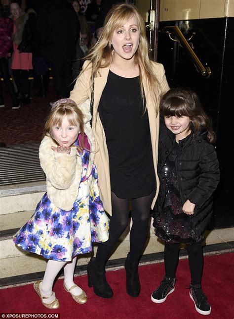 Tina O'Brien treats daughter Scarlett to night at the Mary Poppins ...