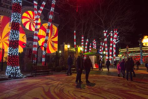 Newsplusnotes Six Flags Great Adventures Holiday In The Park Returns With More Lights