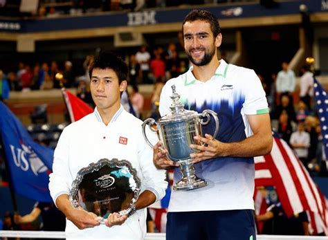 準優勝プレートを手にする錦織圭と、：全米オープンテニス男子優勝者 写真特集：時事ドットコム