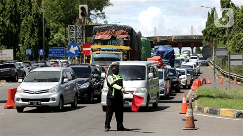 Juta Kendaraan Diprediksi Melintas Di Tol Tangerang Merak Saat