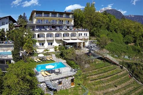 Hotel Restaurant Panorama In Dorf Tirol Bei Meran Cappuccino Pulver Mitde