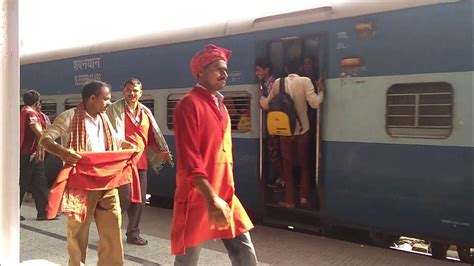 12176chambal Express Gwalior Howrah Train Announcement At Howrah