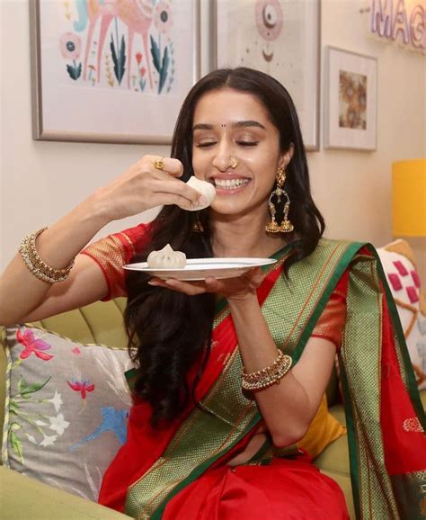 Bollywood Actoress Shraddha Kapoor Share Photo On The Instagram Cutes