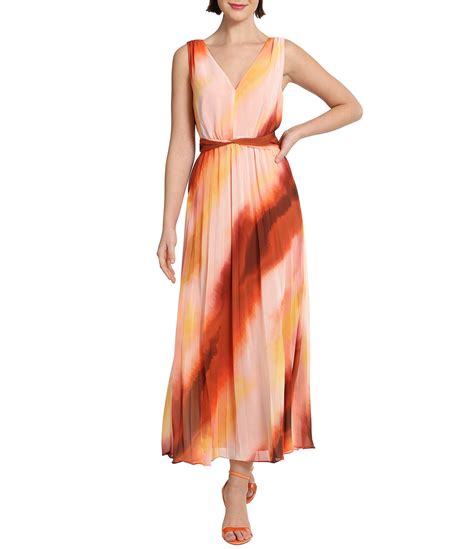 Donna Morgan Printed V Neck Sleeveless Pleated A Line Maxi Dress Dillards