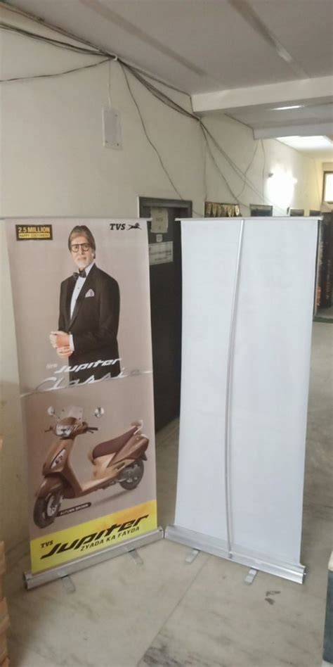 Silver Aluminium Flex Printing Roll Up Standee For Advertising Size