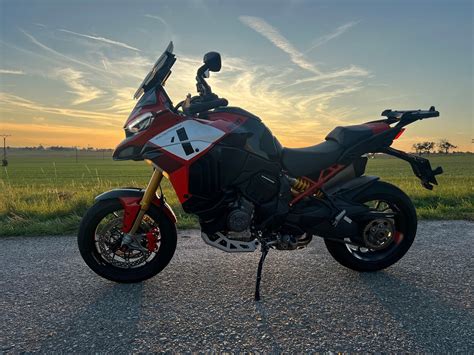 DMOTO Recenze Ducati Multistrada V4 Pikes Peak Od Kuny