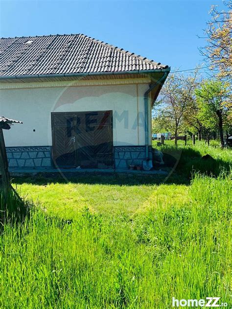 Casă Vilă cu 3 camere de vânzare în zona Central So in Somcuta Mare