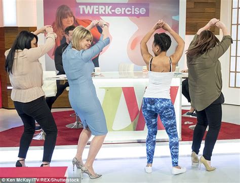 Loose Women Really Let Loose As They Show Off Their Twerking Skills Daily Mail Online