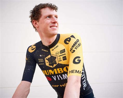 L Quipe Jumbo Visma D Voile Le Maillot Pour Le Tour De France