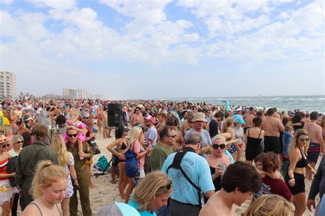 Flora Bama Polar Bear Dip