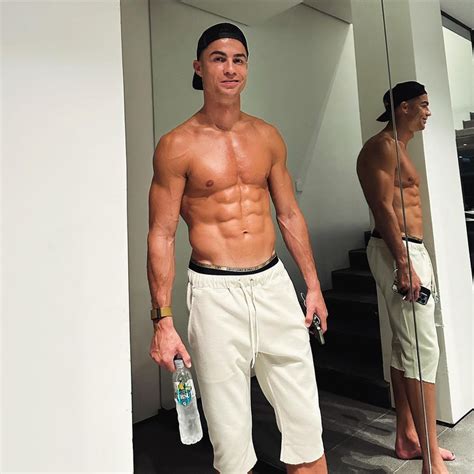 Le doux moment père fils de Cristiano Ronaldo a attiré lattention sur