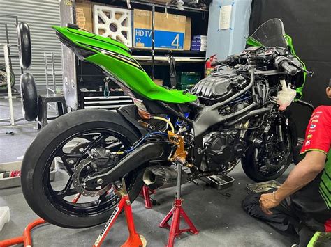 Modifikasi Kawasaki Ninja Zx R Versi Balap Asia Dipersiapkan Masih