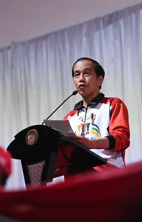 FOTO Presiden Joko Widodo Tutup Peparnas XVI Papua