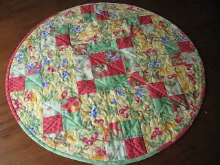 Round Quilted Table Topper Patterns Free Quilt Patterns