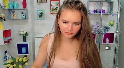 Sofikkk Naked Stripping On Cam For Live Sex Video Chat CamStripper