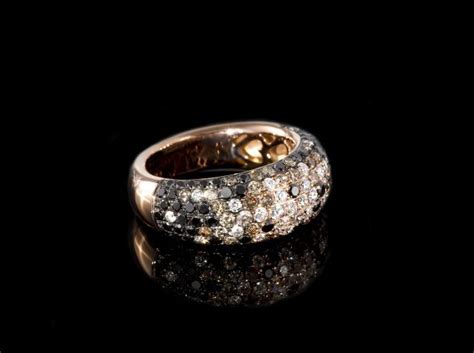 Кольцо с белыми, чёрными и коньячными бриллиантами. | Wedding rings ...