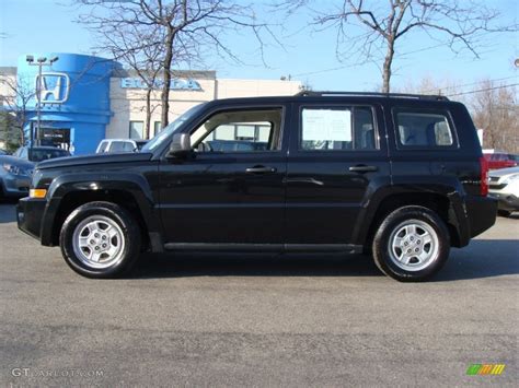 Brilliant Black Crystal Pearl Jeep Patriot Sport X