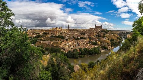 Drzewa Rzeka Tag Budynki Chmury Miasto Toledo Hiszpania