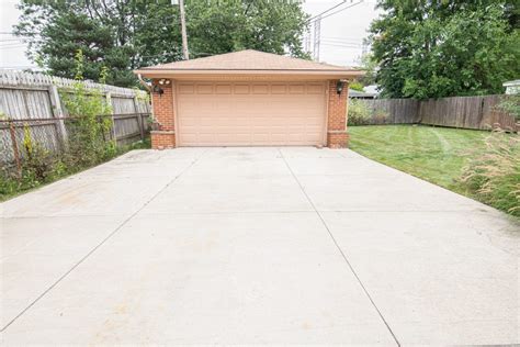 Maintaining Your Concrete Driveway: Tips for a Beautiful and Durable ...