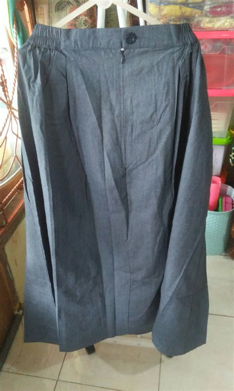 Rok Bahan Katun Adem Masih Terlihat Baru On Carousell