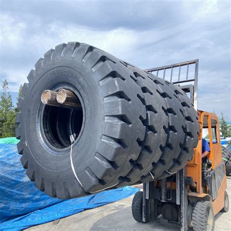 Ind4 18 00 25 Reach Stacker Tires Container Handler Tires Heavy