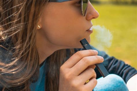 Juul Why A Trendy E Cig Is Causing A Social And Public Health