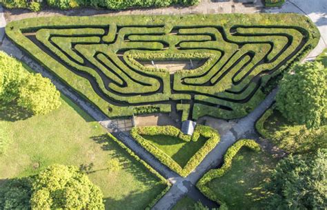 Find Yourself In The Most Amazing Mazes Around The Globe