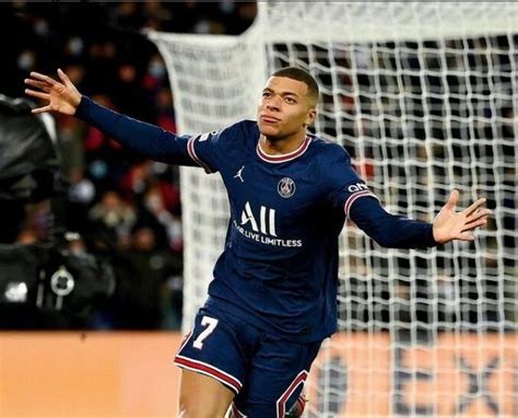 Mbappe Potpisao S Realom Na Pet Godina Slu Beno Predstavljanje Mogu E