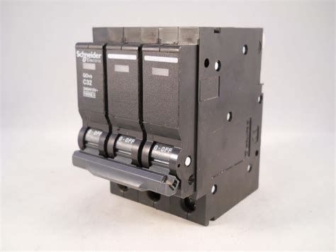 Schneider Qovs Qoe Mcb Triple Pole Phase Breaker Type C A