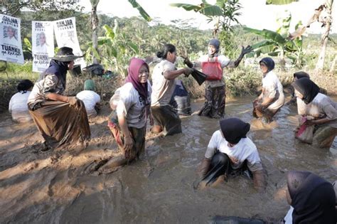 Upaya Melestarikan Ngobeng Lauk Di Pangandaran Terus Dilakukan Relawan