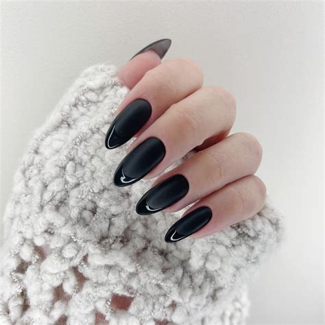 26 Chic Black Matte Nail Designs Are Both Timeless and Trendy