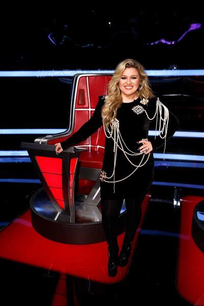 What Kelly Clarkson Wore On The Voice May Nbc Insider