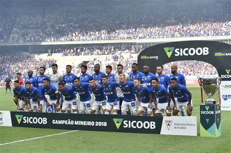 Cruzeiro Vence O Galo Vira Placar Contr Rio E Conquista Campeonato