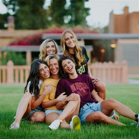 fun group photoshoot arizona state university friend poses