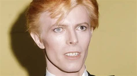 Did David Bowie really have different coloured eyes? - Radio X