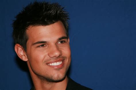 Taylor Lautner Is 17 On The Hits Radios 25 Sexiest Men On The Planet