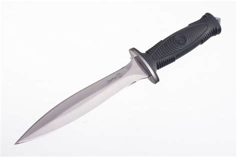 Combat knives