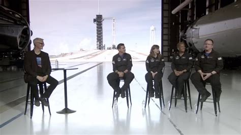 First civilian crew to attempt earth orbit in SpaceX ship - Yahoo Sport