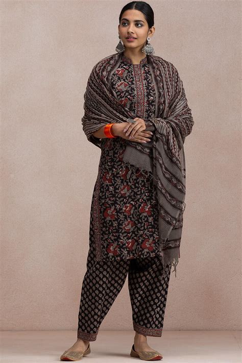 Buy Black Block Printed Straight Cotton Kurta For Women Fgsmk20 18 Farida Gupta