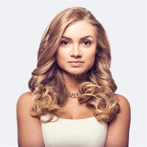 Femme Blonde Mignonne W Image Stock Image Du Attrayant