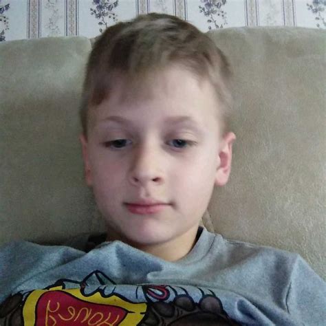 Pin By Amelia Jones On Child Selfies Baby Face Children Selfie
