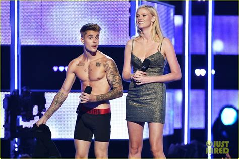 Justin Bieber Strips To His Underwear On Fashion Rocks Stage Photo