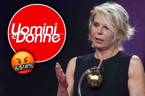 Maria De Filippi è una furia a Uomini e Donne ecco con chi ce l ha