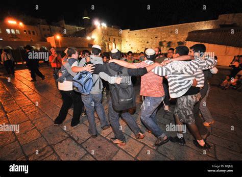 Juden tanzen klagemauer Fotos und Bildmaterial in hoher Auflösung Alamy