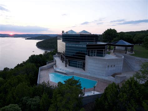 Inside An Abandoned Lakefront Mega Home Video