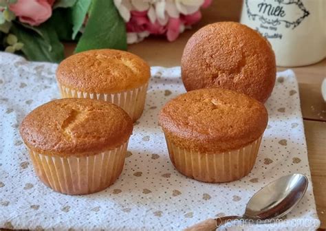 Muffin Semplici E Genuini Con Yogurt Dolce Soffice Senza Burro