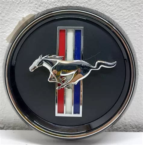 Emblema De Cajuela Ford Mustang Classic 15 22 Nuevo Original Meses