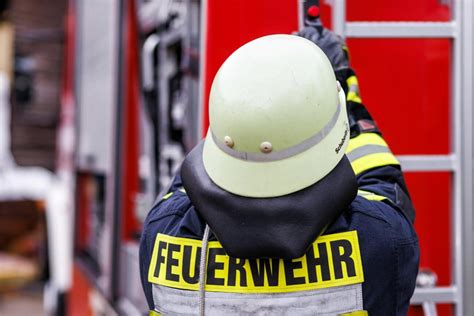 Blaulicht Einsatz an der Äußeren Crimmitschauer Straße in Meerane Das