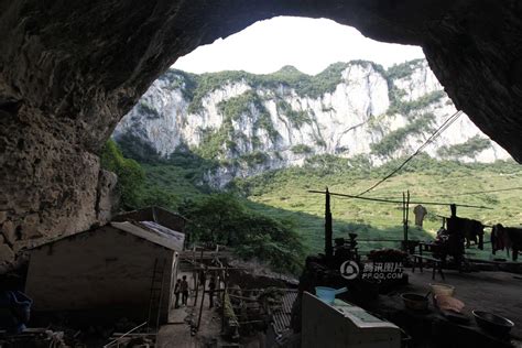 云南现省内最大天坑溶洞群 有32人隐居其中 组图 新闻 加拿大华人网 加拿大华人门户网站