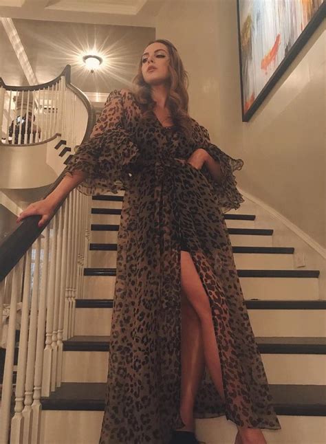 Elizabeth Gillies In Dynasty Dynasty Outfits Elizabeth Gillies Fashion Inspo Outfits